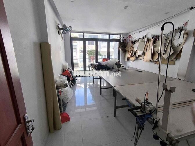 SIÊU RẺ - VĂN PHÒNG BÀU CÁT - 4 x 17 - TRỆT LỬNG LẦU THANG MÁY