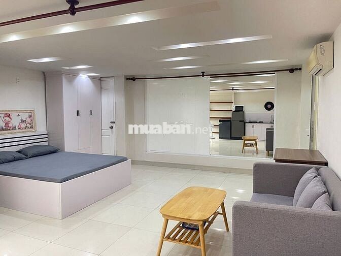 STUDIO BAN CÔNG RỘNG 42M2 FULL NỘI THẤT CÓ MGR GẦN NGÃ TƯ HÀNG XANH