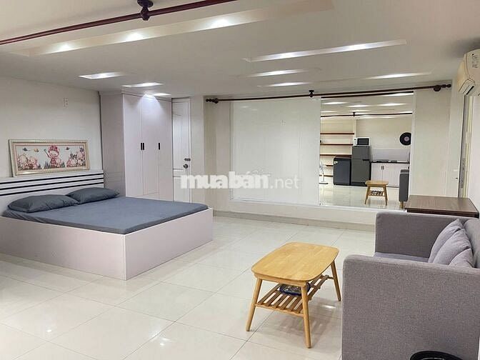 STUDIO BAN CÔNG RỘNG 42M2 FULL NỘI THẤT CÓ MGR GẦN NGÃ TƯ HÀNG XANH