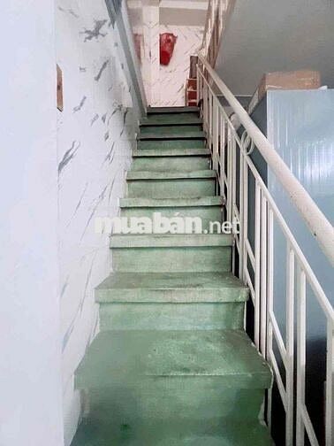 - BÁN NHÀ Q4 KÈO THƠM KHU HAI MƯƠI THƯỚT HẺM TRUỚC NHÀ 4M