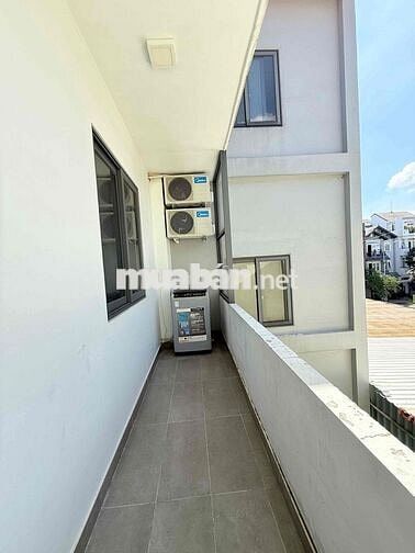 Cho thuê căn hộ 1PN ban công đường 12 khu Bên Sông Hiệp Bình Chánh