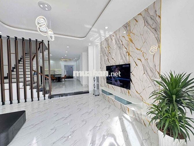 Nhà hoàn thiện 1 trệt 2 lầu thổ cư hoàn công khu dân cư đông đúc