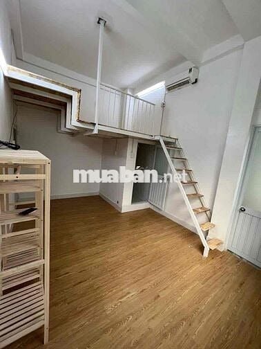 CHO THUÊ PHÒNG GÁC CÓ CỬA SỔ LỚN ĐI BỘ QUA ĐẠI HỌC KINH TẾ CHỈ 5 PHÚT