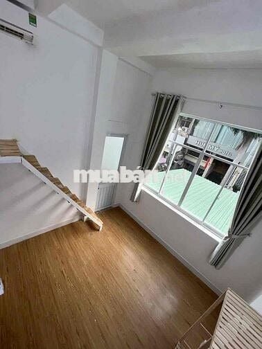 CHO THUÊ PHÒNG GÁC CÓ CỬA SỔ LỚN ĐI BỘ QUA ĐẠI HỌC KINH TẾ CHỈ 5 PHÚT