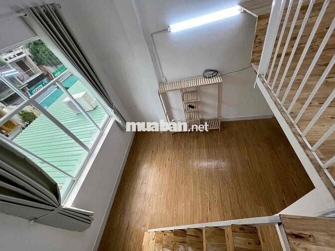 CHO THUÊ PHÒNG GÁC CÓ CỬA SỔ LỚN ĐI BỘ QUA ĐẠI HỌC KINH TẾ CHỈ 5 PHÚT