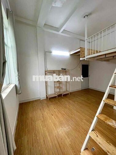 CHO THUÊ PHÒNG GÁC CÓ CỬA SỔ LỚN ĐI BỘ QUA ĐẠI HỌC KINH TẾ CHỈ 5 PHÚT