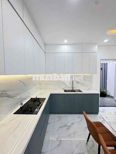 Nhà hoàn thiện 1 trệt 2 lầu thổ cư hoàn công khu dân cư đông đúc