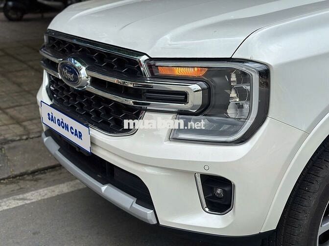 Ford Everest 2024 Titanium 2.0L 4x2 AT - 12000 km