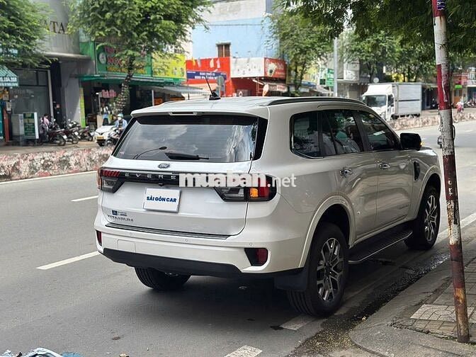 Ford Everest 2024 Titanium 2.0L 4x2 AT - 12000 km