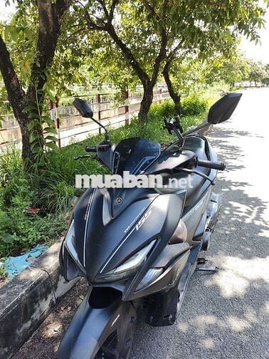 Kẹt Tiền Đẩy Em Yamaha NVX biển Sài Gòn