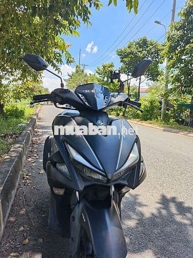 Kẹt Tiền Đẩy Em Yamaha NVX biển Sài Gòn