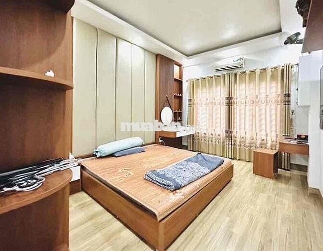 NHÀ ĐẸP ĐÓN TẾT 35m * 5t HOÀNG QUỐC VIỆT giá 8,5 tỷ
