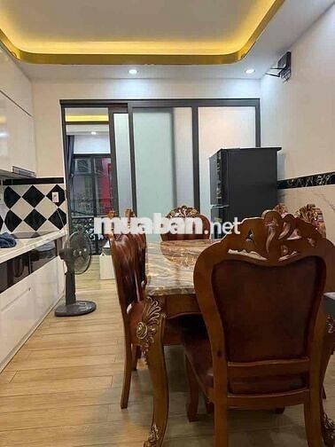 Nhà HXH Trần Quang Diệu Q3, Trệt 3 lầu ST, 4.5x10m, 5PN 5WC, giá 37tr
