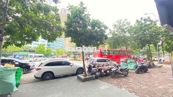 Mặt phố Dương Đình Nghệ kinh doanh đẳng cấp