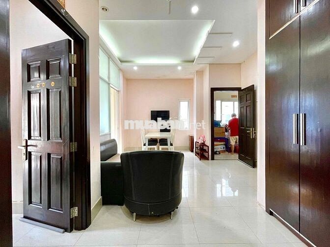 Chính Chủ Cho Thuê Căn Hộ ( 60m2 ) Quận 3 Hai Phòng Ngủ Ban Công