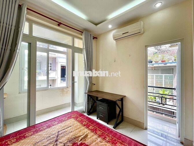 Chính Chủ Cho Thuê Căn Hộ ( 60m2 ) Quận 3 Hai Phòng Ngủ Ban Công