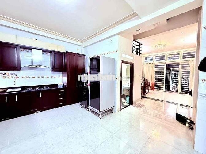 NHÀ GÒ VẤP. 4 TẦNG 5x15 VUÔNG A4. HXT 8M CÓ LỀ. GẦN EMART. NHỈNH 8TỶ
