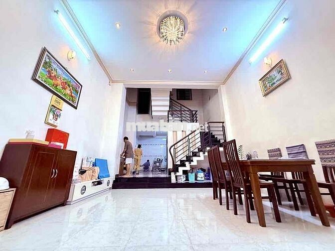 NHÀ GÒ VẤP. 4 TẦNG 5x15 VUÔNG A4. HXT 8M CÓ LỀ. GẦN EMART. NHỈNH 8TỶ