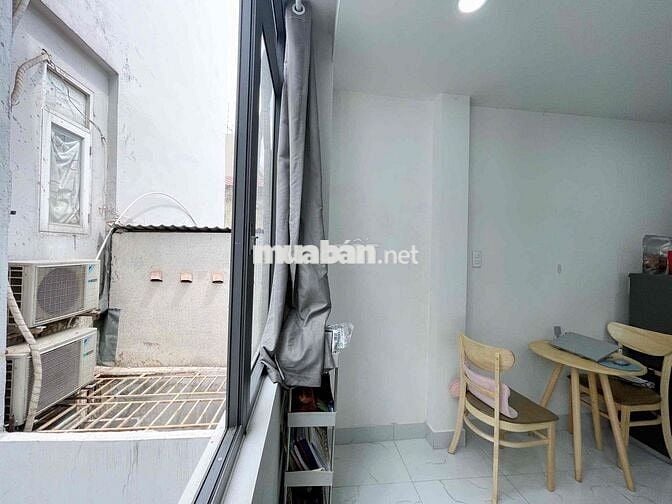 STUDIO CỬA SỔ THANG MÁY - THÍCH QUẢNG ĐỨC - PHAN XÍCH LONG - PHÚ NHUẬN