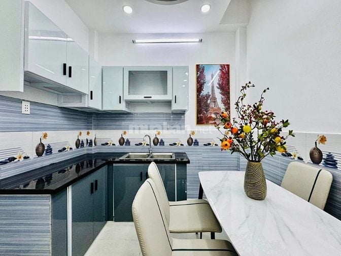 Bán căn nhà nhỏ xinh ngay Điện Biên Phủ – Quận 10 55m2 giá chỉ 4 tỷ8