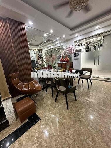 OTO VÀO NHÀ QUAY ĐẦU - PHỐ LẠC LONG QUÂN - THANG MÁY - 52M