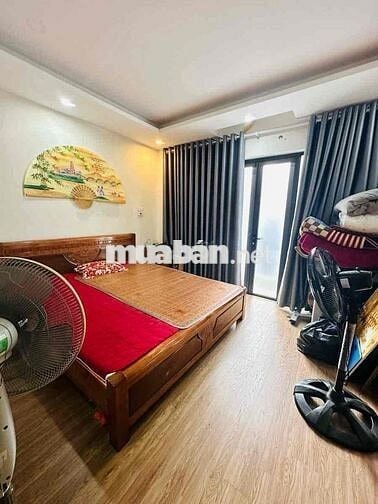 OTO VÀO NHÀ QUAY ĐẦU - PHỐ LẠC LONG QUÂN - THANG MÁY - 52M