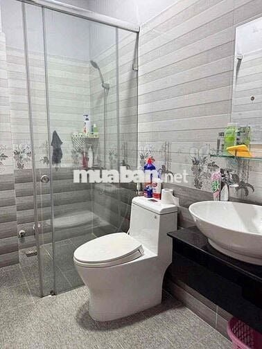 Cho Thuê Nhà Nguyên Căn DT 4x15 , 3PN ,3WC , Full Nt , Đường LĐC.