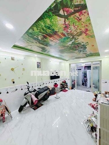 CÁCH CẦU KÊNH TẺ 500m - NHÀ 2 TẦNG VỚI CHIỀU NGANG 5m5 - KHU DCHH