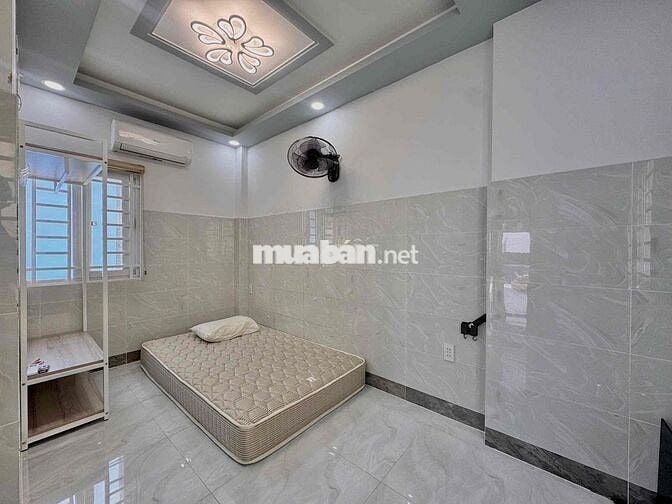 Trống Sẵn 1PN Tách Bếp Cửa Sổ  Máy Giặt Riêng Ngay Nhà Hát Hoà Bình