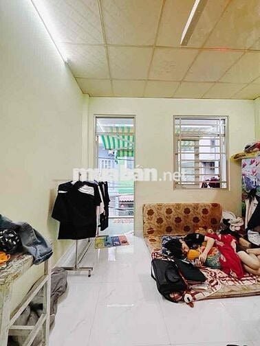 CÁCH CẦU KÊNH TẺ 500m - NHÀ 2 TẦNG VỚI CHIỀU NGANG 5m5 - KHU DCHH