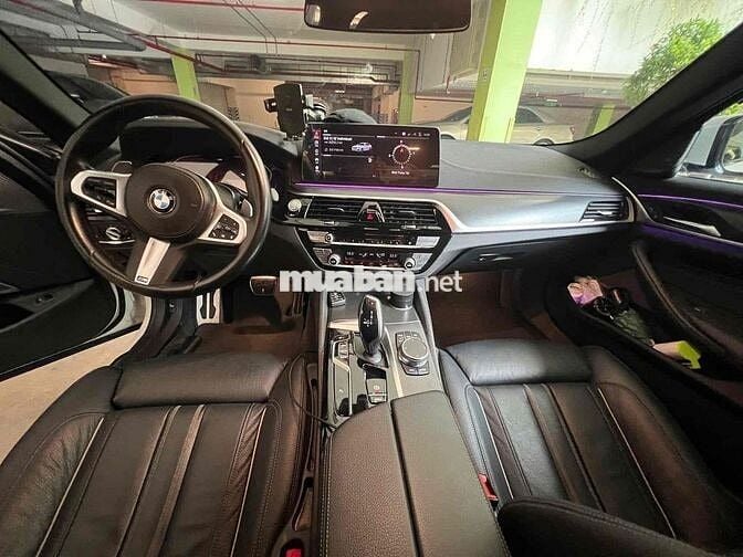 BMW 5 Series 520i M Sport - 37000 km
