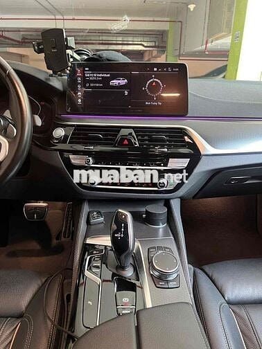 BMW 5 Series 520i M Sport - 37000 km