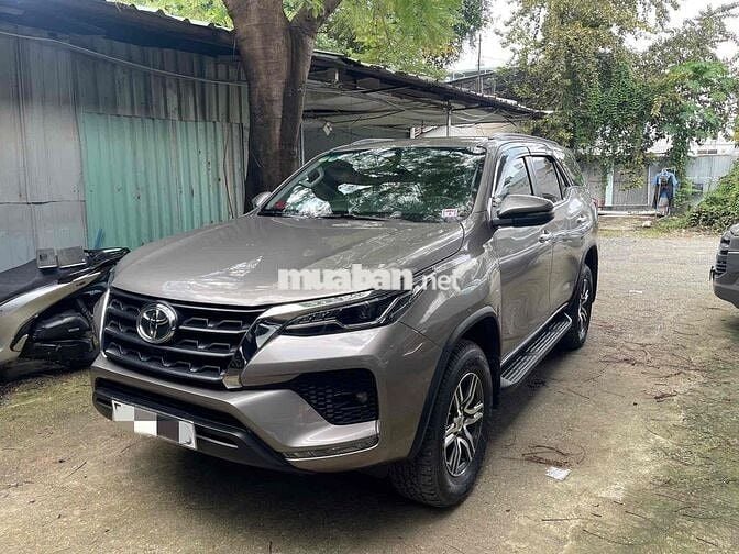 Toyota Fortuner 2.4AT 4X2 2020 Pháp Lý Công Ty