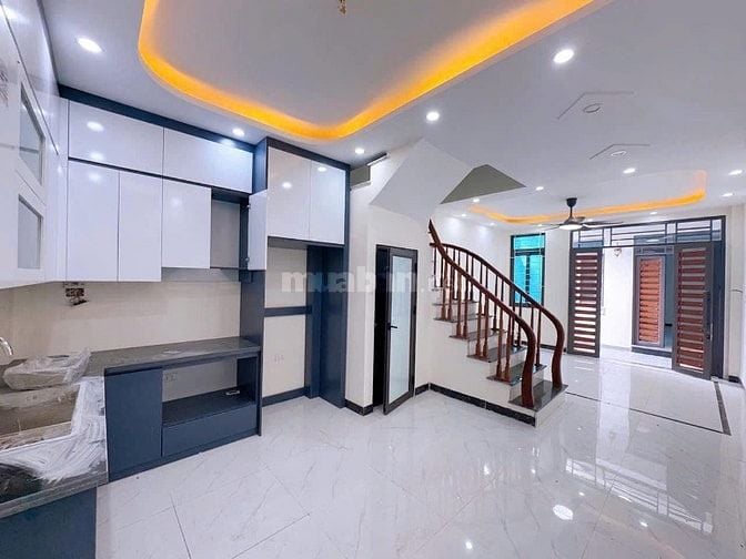 NHÀ PHỤNG CHÂU:  5 TẦNG MỚI  ĐẸP Ô TÔ ĐÕ CỔNG - NỘI THẤT CAO CẤP 