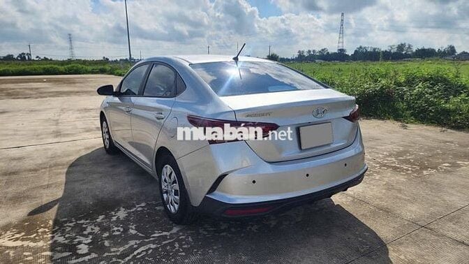 Hyundai Accent 2024 số sàn màu xám đẹp