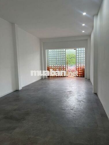 Cho thuê nhà MT dt 4,2x18m, Lê Thánh Tôn, Bến Nghé, Q1, 153 triệu