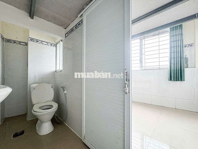 PHÒNG TRỌ GIÁ RẺ CÓ GÁC SẴN THANG MÁY-MÁY LẠNH NGAY ÂU CƠ TÂN BÌNH