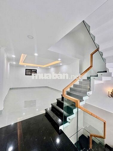 Nhà Phố Chủ Cho Làm CHDV DT 4x15 1Trệt 1Lửng 3Lầu 5Pn 5Wc 1/ Ngắn