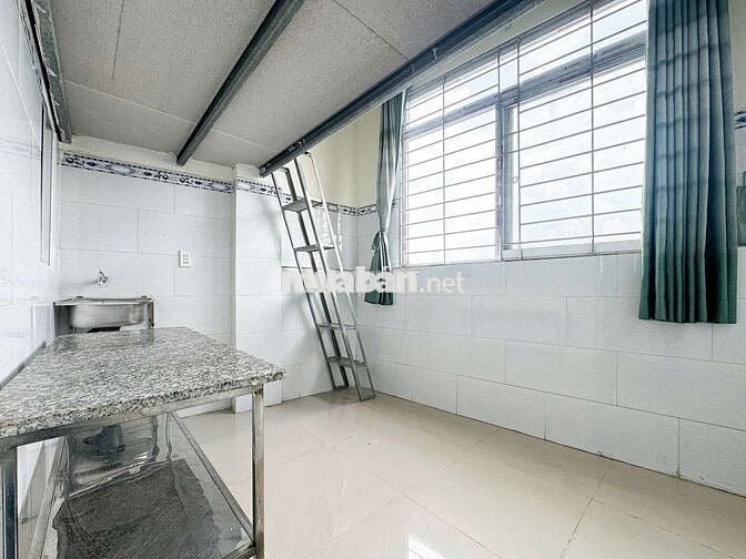 PHÒNG TRỌ GIÁ RẺ CÓ GÁC SẴN THANG MÁY-MÁY LẠNH NGAY ÂU CƠ TÂN BÌNH
