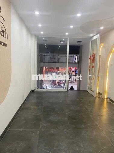 Nhà mặt phố Hoàng Hoa Thám, Ba Đình – 2 tầng + hầm để xe, lối đi riêng