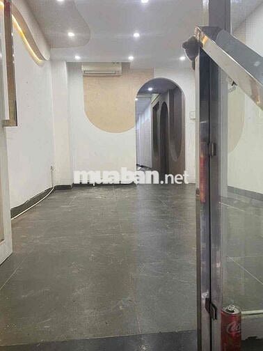 Nhà mặt phố Hoàng Hoa Thám, Ba Đình – 2 tầng + hầm để xe, lối đi riêng
