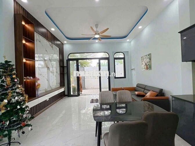 Bán Nhà Sân Vườn Bình Chánh 1ty258tr