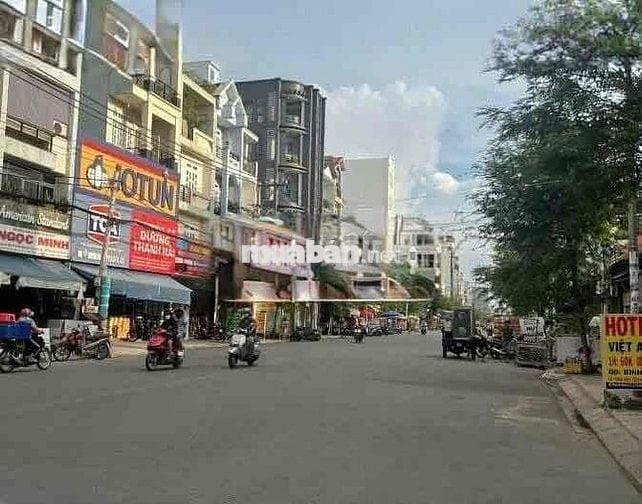 Cho thuê mb mặt tiền siêu rộng 120m2 ngay Phan Đăng Lưu Phú Nhuận