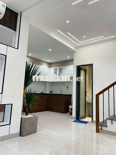 nhà phố q7, đường huỳnh tấn phát. xách vali vào ở ngay. nhà đẹp mê ly