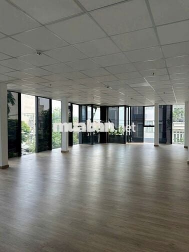 Cần cho thuê nhà căn góc 2MT  Đường Huỳnh Văn Bánh P.13 Q.Phú Nhuận