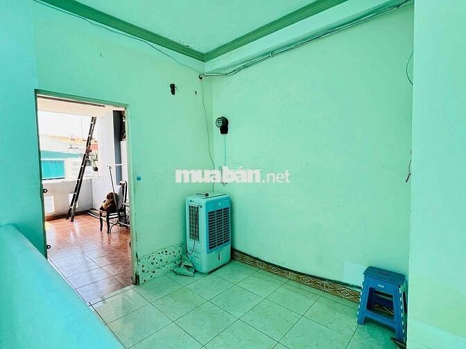 Nguyên lầu sân thượng cho thuê ngã 4 Phú Nhuận