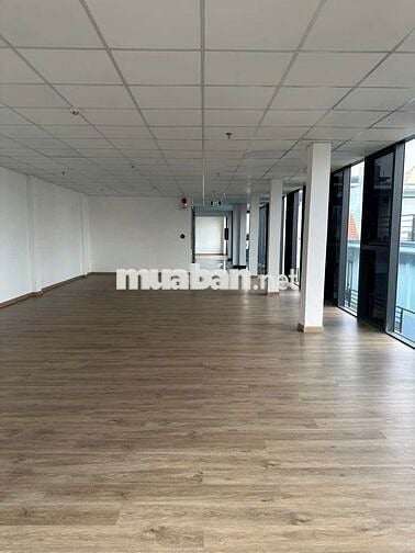 Cần cho thuê nhà căn góc 2MT  Đường Huỳnh Văn Bánh P.13 Q.Phú Nhuận