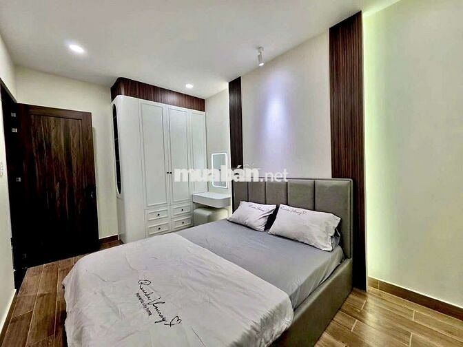 nhà phố q7, đường huỳnh tấn phát. xách vali vào ở ngay. nhà đẹp mê ly