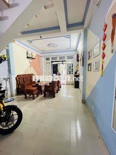 Cho thuê nhà đẹp, full nội thất, xe hơi ngủ trong nhà