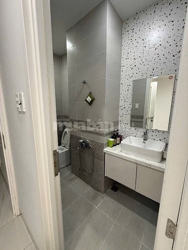 Bán nhà 3 lầu mặt tiền đường 49 P Tân Quy, Quận 7 